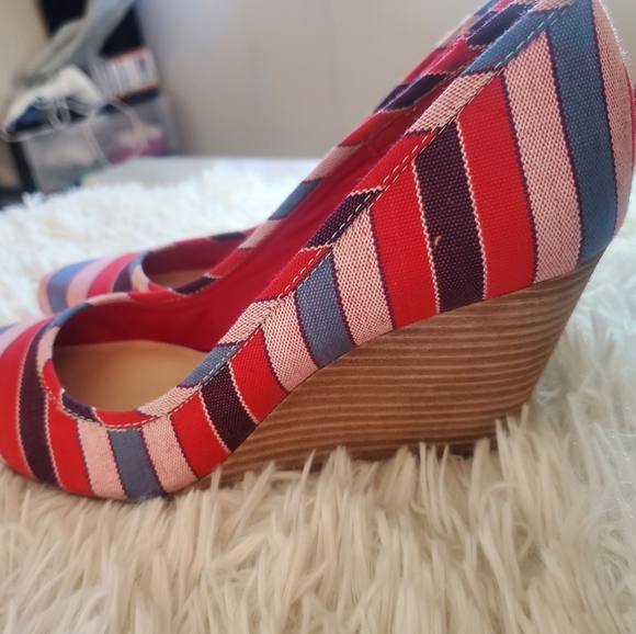 Soul Society Colorful Striped Wedge Size 7 - Picture 6 of 11